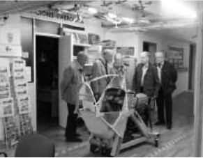 Visita empleados de Elizalde al Tigre de la Aeroteca