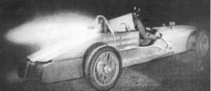 El pequeño motor del auto funcionando