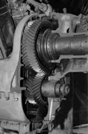 Detalle de la reductora del M-42 de Mikulin