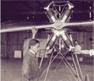FMA, Engineer Vilasana next to an Aztatl with an Anahuac propeller