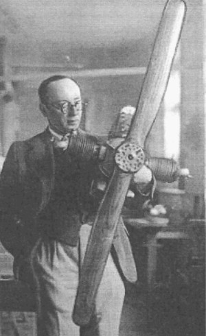 Jerzy Falkiewicz con su bicilindrico ligero