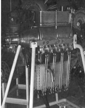 Motor GYP de cuatro cilindros invertidos en MAE