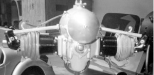 Front view of another Jawa boxer engine