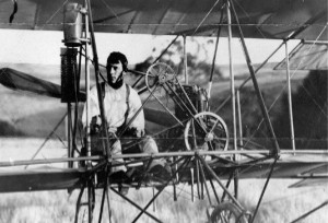 John Robertson Duigan with his machine, fig. 1