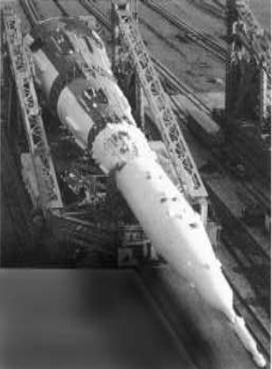 Traslado del enorme cohete N-1