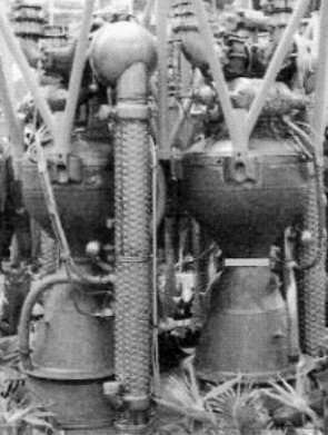 Cluster of 4 Nodong engines in an exhibition