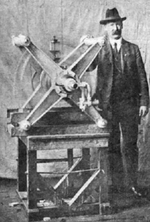 Charles Deissner with a running 30 hp rotary engine