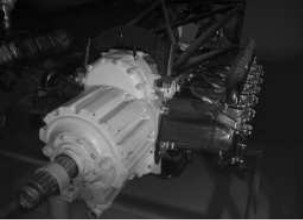 The opposed 12-cylinder gearbox
