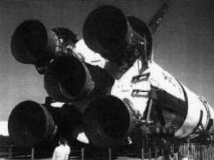 Cluster of 5 F-1 engines on a Saturn rocket