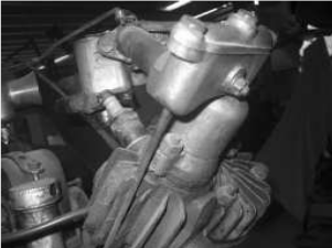 The intake valve of the Ader engine
