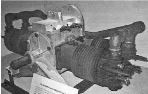 Azor y Aubrey horizontally-opposed, 4-cylinder engine