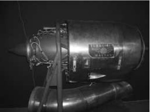 Turbomeca Bastan con un tubo de escape ajeno
