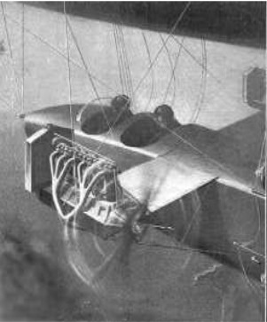 Dos motores de la Union Gas Engine Company en un dirigible C-5