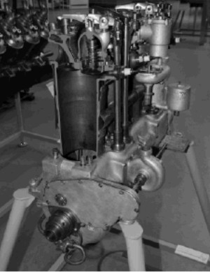 The sectioned cylinder of the 4V