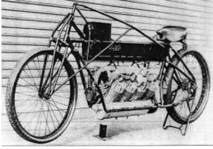 Motocicleta Curtiss con un V-8
